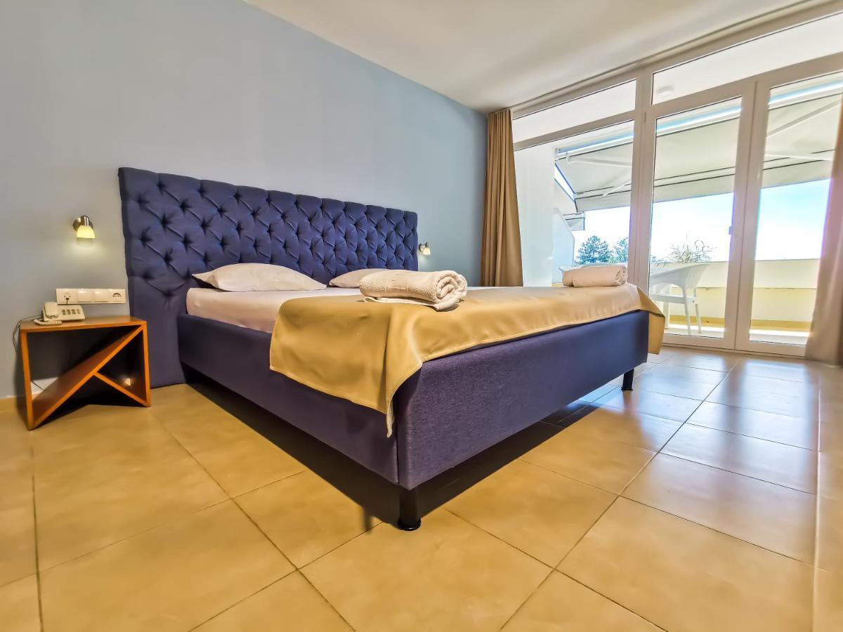 & Tino Sveti Stefan 4*